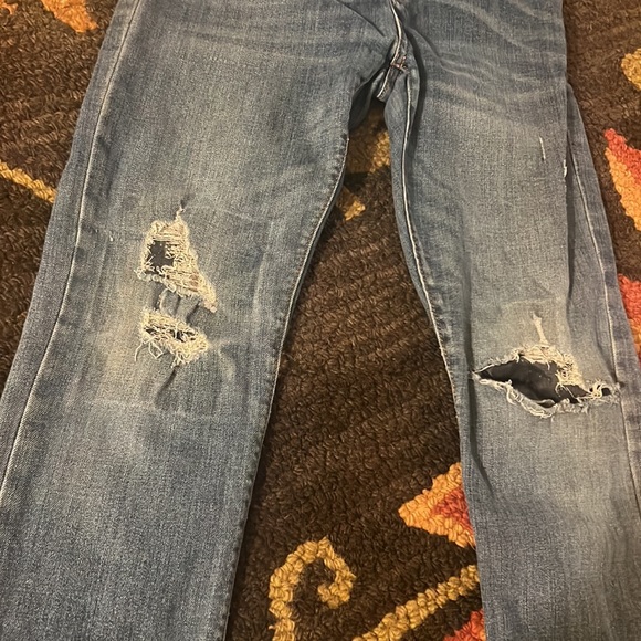 Stylish Ripped Jeans. - Picture 2 of 4